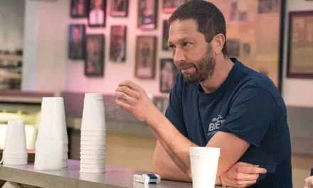 Ebon Moss Bachrach Cetak Prestasi Baru Di Dunia Akting Hiburan