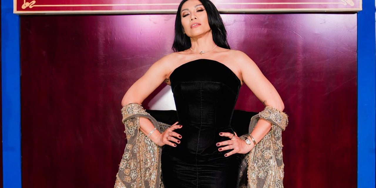 Gaya Glamour dan Pesona Artis yang Memikat Perhatian Publik