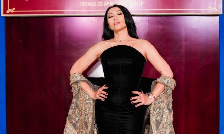 Gaya Glamour dan Pesona Artis yang Memikat Perhatian Publik
