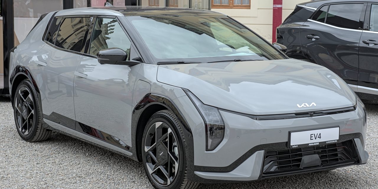Kia EV4 Varian Long Range Segera Masuk Jalur Produksi Global