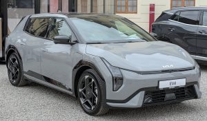 Kia EV4 Varian Long Range Segera Masuk Jalur Produksi Global