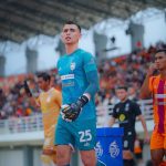 Kiper Borneo FC Nadeo Argawinata Bagi Tips Hadapi Striker Liga 1