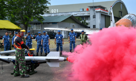 TNI AU Siapkan F16 Hingga Hawk Dengan Asap Merah Putih 17an